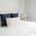 Prospect Apartments - Luxury Accommodation Near City